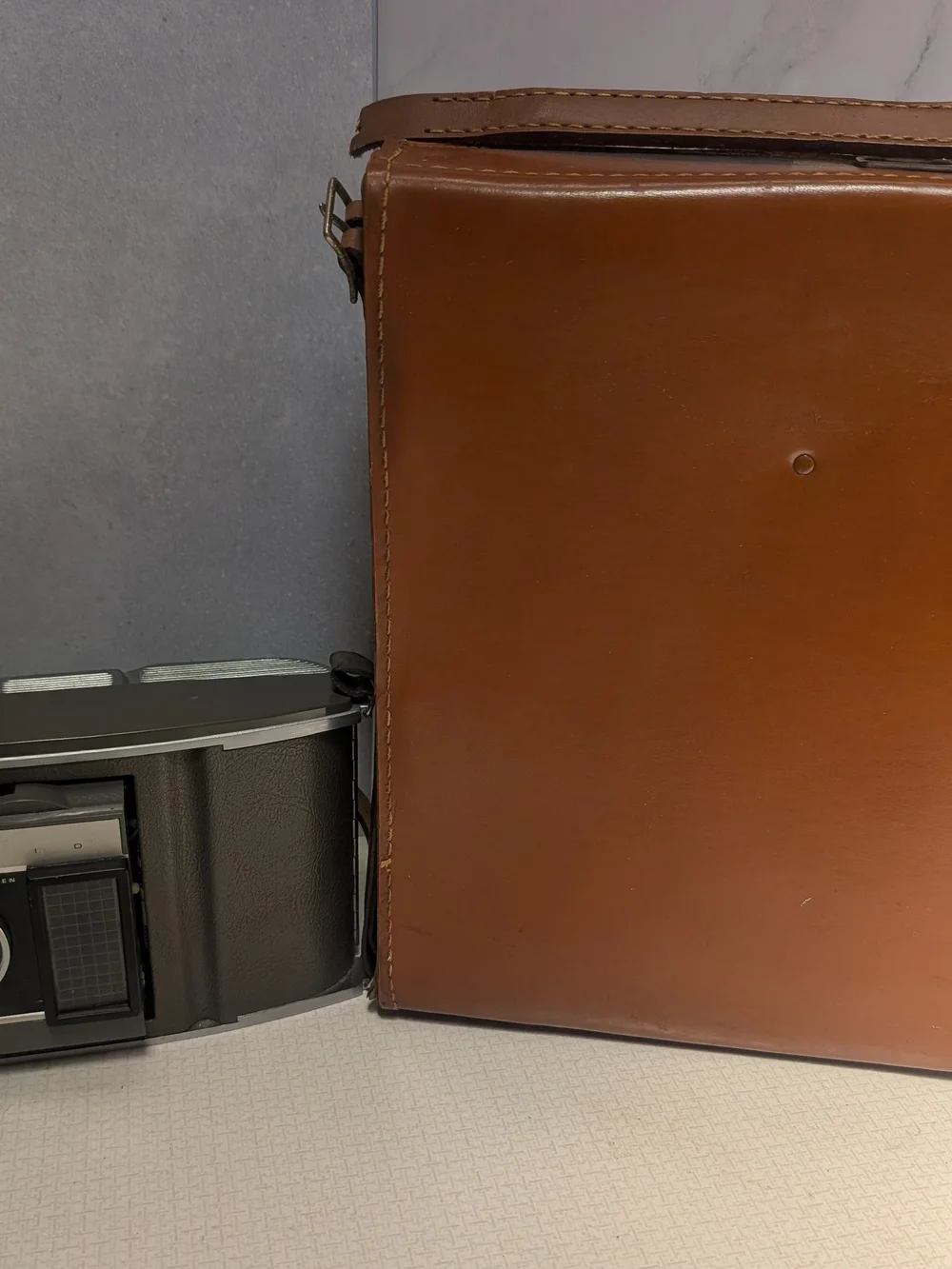 Vintage Polaroid Model J66 Land Camera With Leather Case UNTESTED AS IS